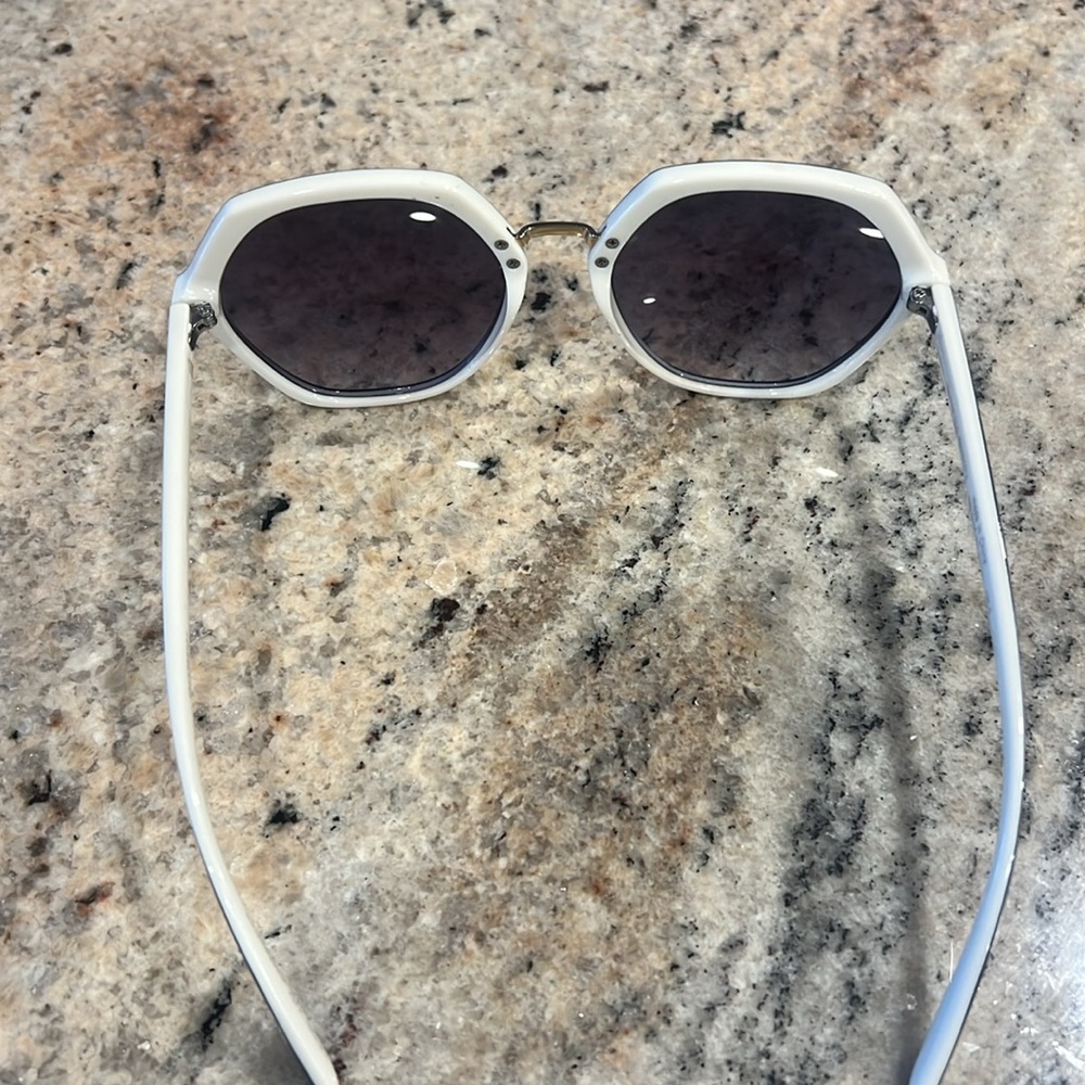 Sunglasses - Picture 2 of 3